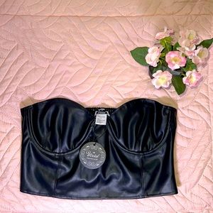 Black sexy leather corset, night time, stylish & rockstar